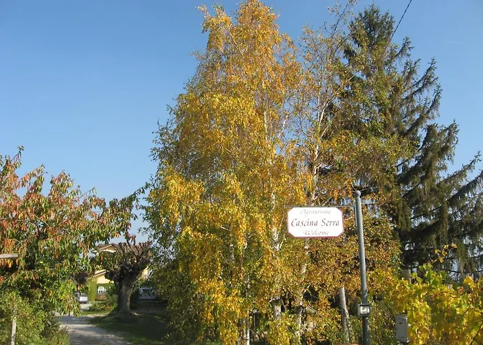 Cascina Serra Lantgård Cossano Belbo